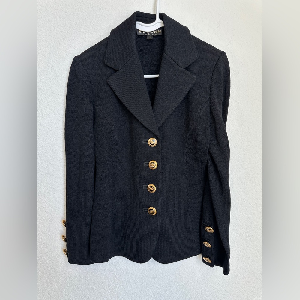 St. John Knit BASICS Black Jacket Logo gold buttons Princess Line size 2‎
